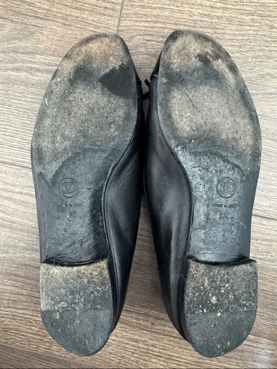 CHANEL Black Patent Cap-Toe Bow Ballet Flats - Picture 5 of 10